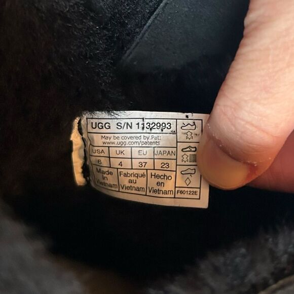 UGG romely short buckle in Black Shearling 6 - Picture 9 of 9